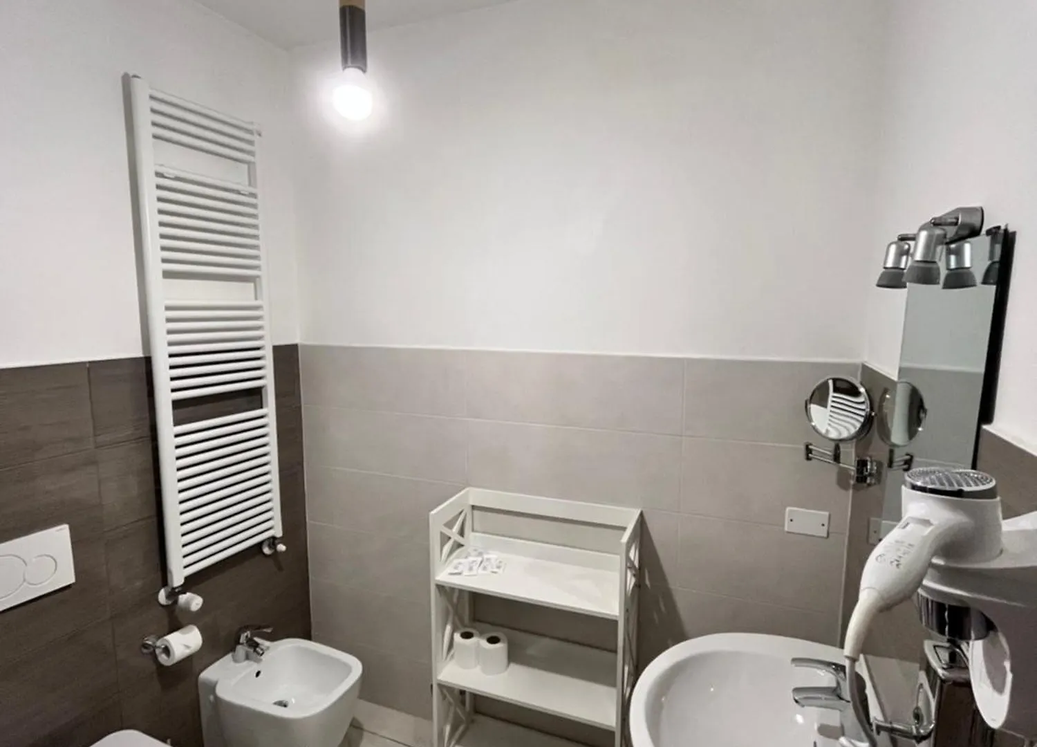 Grand Central Room Bologna 0*,  Italien